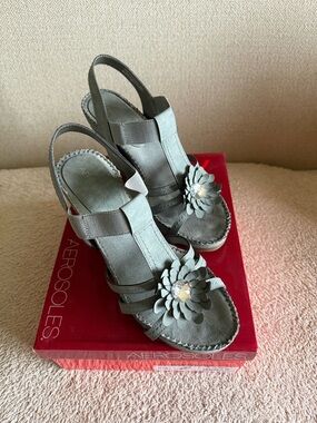 AEROSOLES Blue Gray Slingback Floral Wedge Sandals
